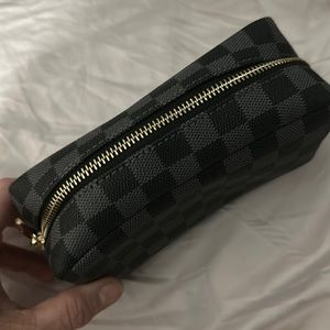 NWOT checker leather makeup bag with gold zipper so cute 🥰